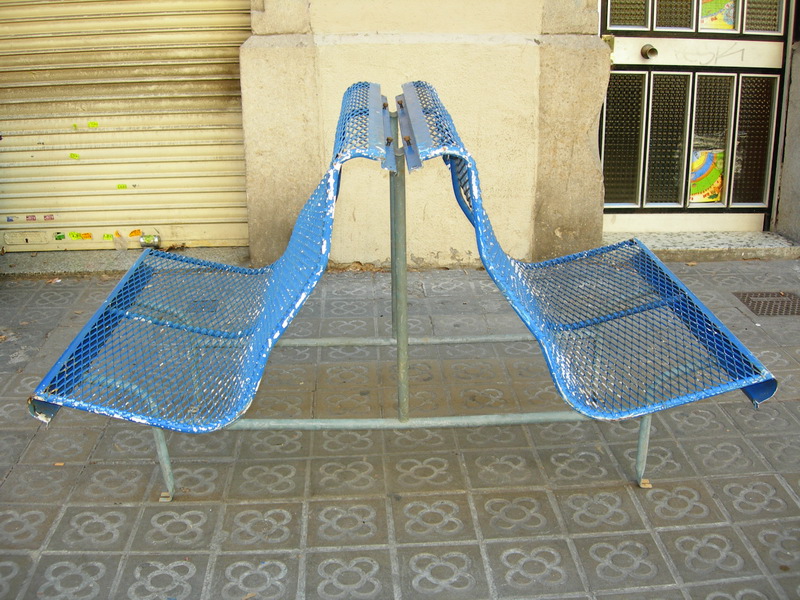 banco doble desmontable hierro 91x100x150.(75x2) (55eu.) 4u